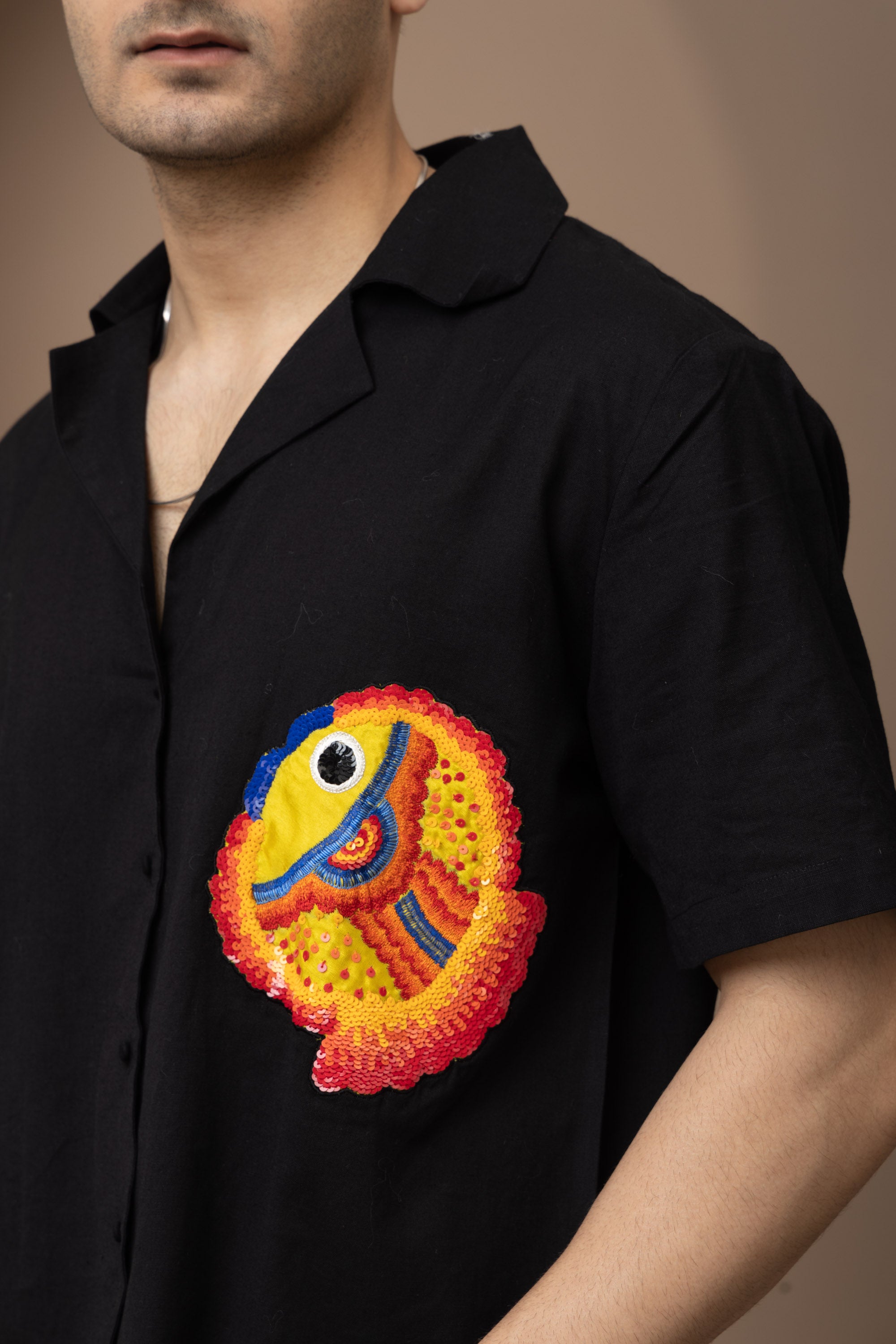 Tholu Fish Shirt Men - Black